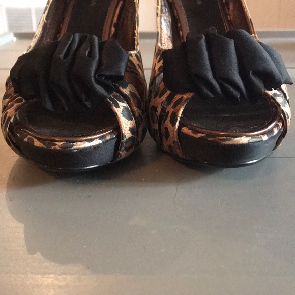 Vianni Collection Leopard Print Pump Heel Size 8.5 - Picture 6 of 16